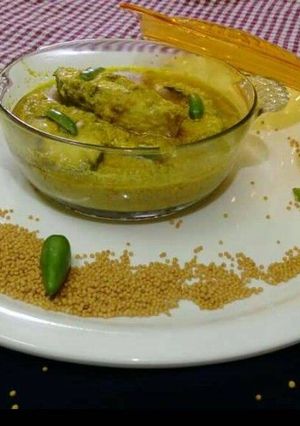 রসুন ও নারকেল সহযোগে ইলিশ মাছ ভাপা রেসিপির প্রধান ছবি