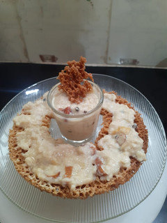 ઘેવર(ghevar recipe in gujarati) રેસીપી મુખ્ય ફોટો