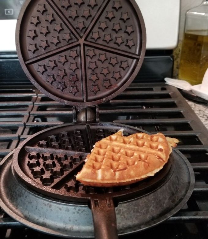 How to Make Waffles on a Waffle Iron: Easy Guide