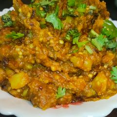 🍆🥔🌶️ Chatpata Aloo Baingan Bharta A picture of 🍆🥔🌶️ Chatpata Aloo Baingan Bharta.