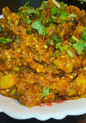 A picture of 🍆🥔🌶️ Chatpata Aloo Baingan Bharta.