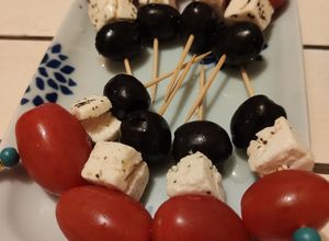 Une photo de * Salade grecque en brochette *