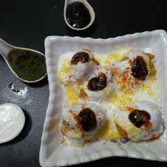 A picture of Dahi vada.