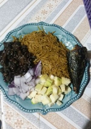 A picture of Home made Abacha na akidi (cassava flakes and black eyed peas).