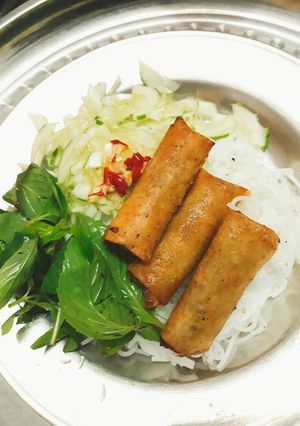 Hình của món Bún chả giò.