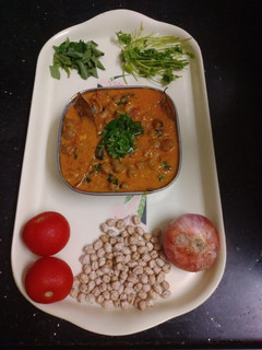 *ரெஸ்டாரெண்ட் சென்னா மசாலா*(restaurant style chana masala recipe in tamil) செய்முறை முக்கிய புகைப்படம்