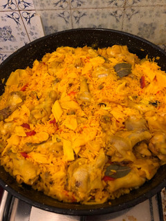 Una foto de Paella