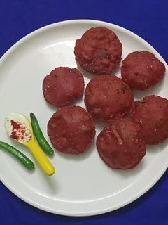 બીટ ની મસાલા પૂરી (Beetroot ni masala puri recipe in Gujarati) રેસીપી મુખ્ય ફોટો