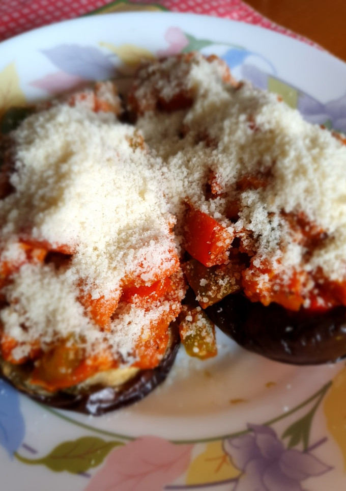 Una foto de Berenjena rellena de bonito