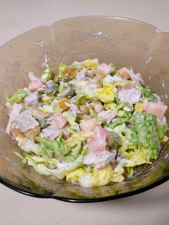 Una foto de Aprovechando restos: ensalada de pollo asado