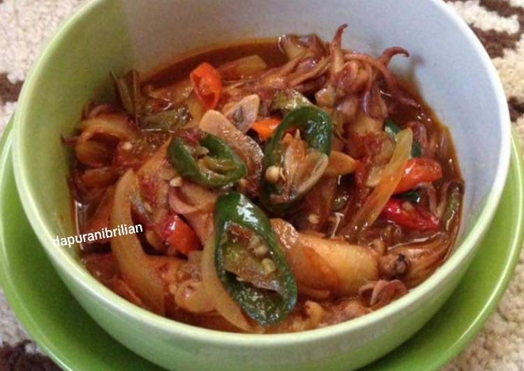 Cara mudah Menyiapkan Tumis cumi item enak endol, Enak