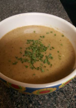 A picture of roasted broccoli mushroom soup.