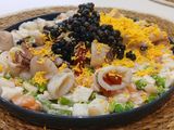 Ensaladilla con Calamar, infusión Marina y Piquillos al Ajillo