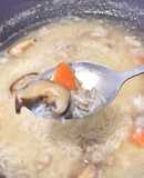 ข้าวต้มหมูสับ เห็ดหอม
Rice soup with pork and mushroom