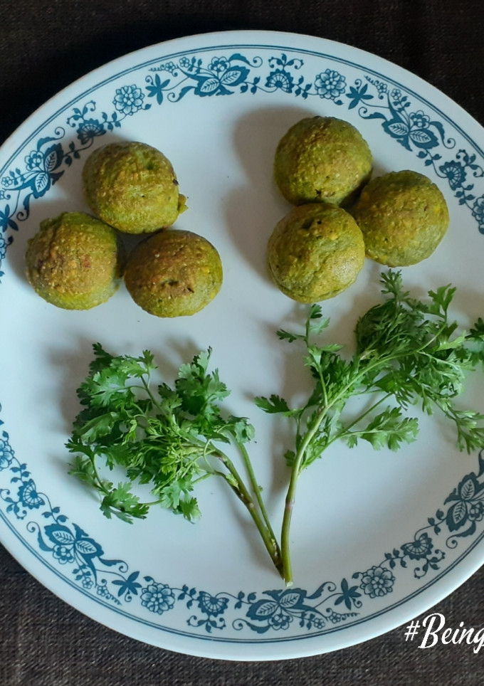 A picture of Oats-Moong Dal Appe.