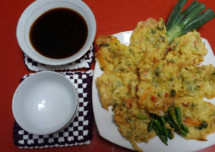 Bakwan campur mie sayur