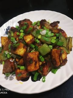 ડ્રાય પનીર ચીલી (Dry Paneer Chili Recipe In Gujarati) રેસીપી મુખ્ય ફોટો