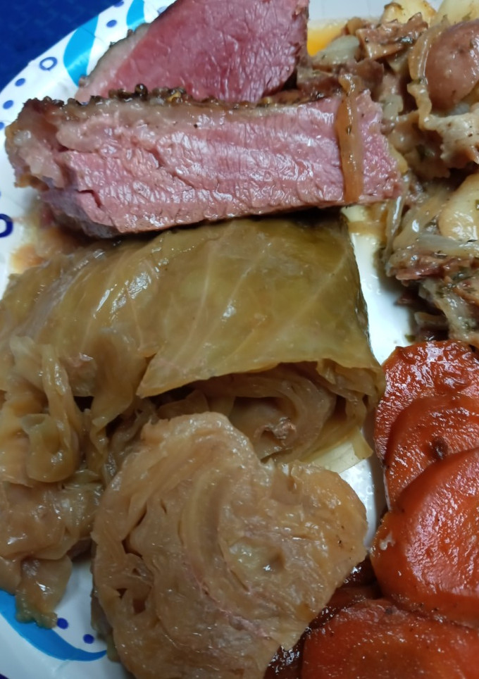 A picture of Corned Beef with Cabbage Instapot.