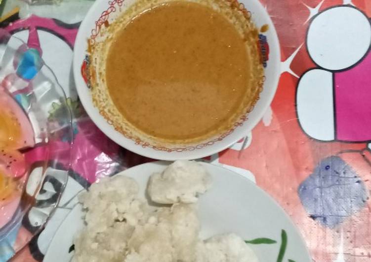 Cireng bumbu pecel