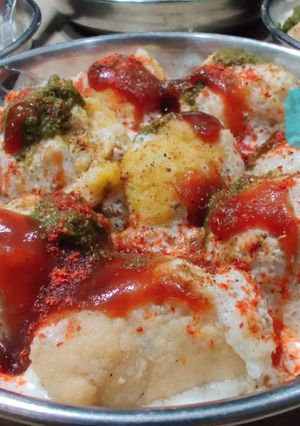 चटपटे दही भल्ले (Chatpati dahi bhalle recipe in Hindi) रेसिपी मुख्य फोटो