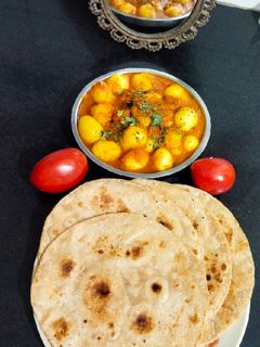 દમ આલુ (Dum Aloo Recipe In Gujarati) રેસીપી મુખ્ય ફોટો