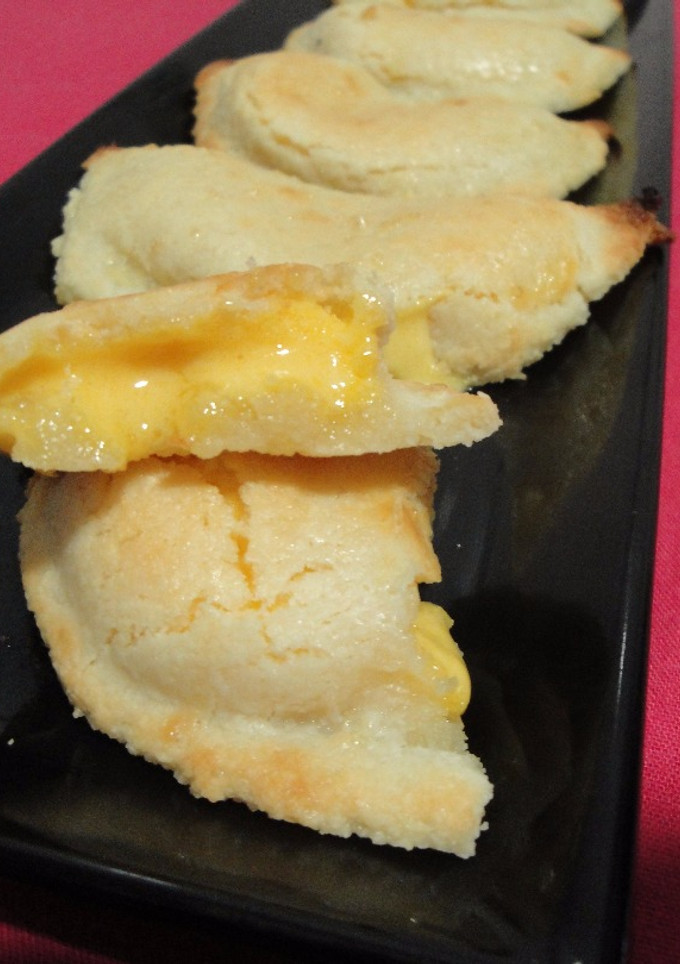 Una foto de Mazapán relleno de crema de yema. Vídeo