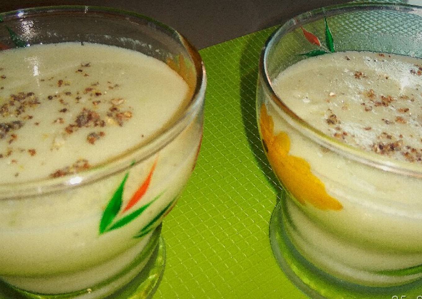 Raw mango banana smoothie