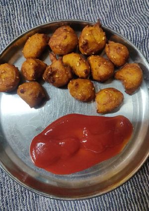 વડા(Vada Recipe in Gujarati) રેસીપી મુખ્ય ફોટો