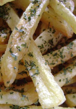 Una foto de Papas fritas a la provenzal