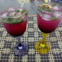 A picture of Blueberry mojitos.