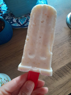 Una foto de Helado de durazno y banana