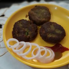 A picture of Rajma vegetable tikki.