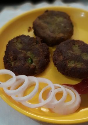A picture of Rajma vegetable tikki.