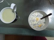Una foto de chia mango yogurt