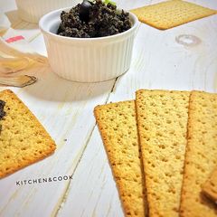 A picture of Tapenade.