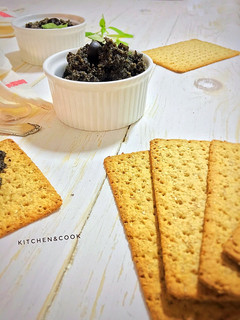 A picture of Tapenade.