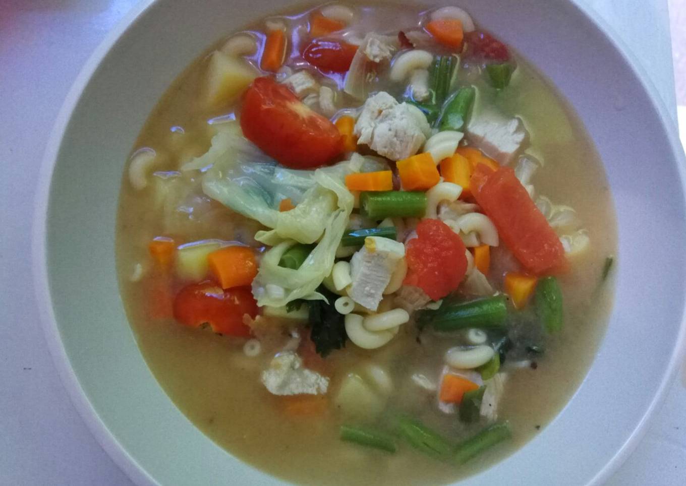 Sop ayam makaroni