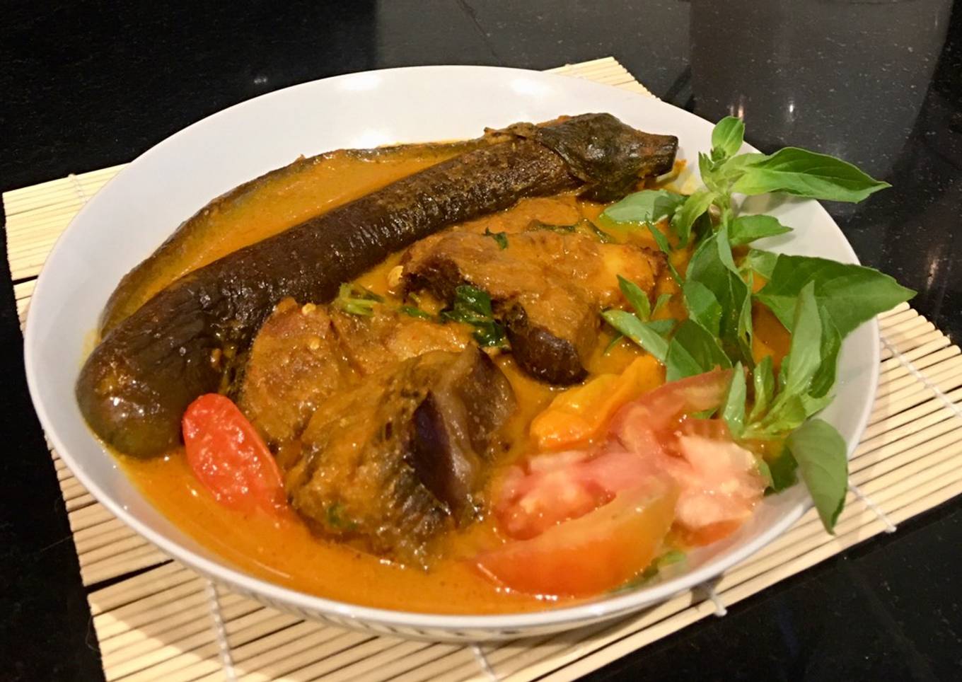 Gulai kare pedas terong ikan asap