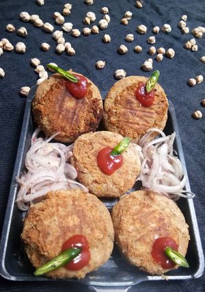 A picture of Stuffed Chickpeas Cottage Cheese Grilled Kebab.