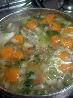 Una foto de Sopa de cabeza de pescado a la pobre