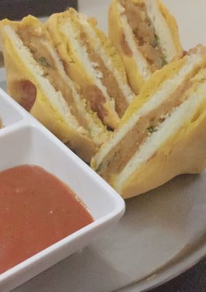 A picture of Bread pakoda.