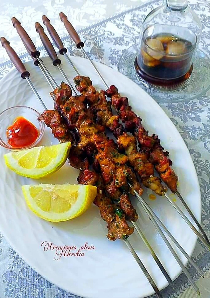 Una foto de Nueva receta de pinchos de cordero morenos