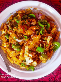 वेज पास्ता (Veg Pasta recipe in Hindi) रेसिपी मुख्य फोटो