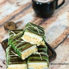 A picture of Lemper Ayam Bakar (Grilled Glutinous Rice with Seasoned Chicken Floss).