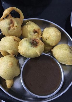 બટાકા વડા (Bataka Vada Recipe In Gujarati) રેસીપી મુખ્ય ફોટો