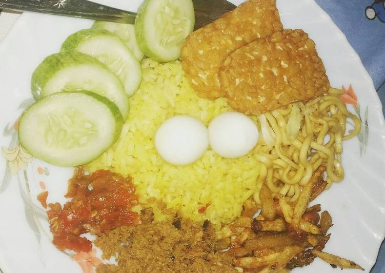 Nasi Kuning Magicom ala IP