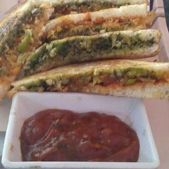 A picture of Carrot veggie sandwich.
