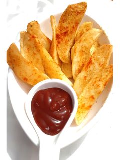 पोटैटो वेजेस (Potato wedges recipe in hindi) रेसिपी मुख्य फोटो