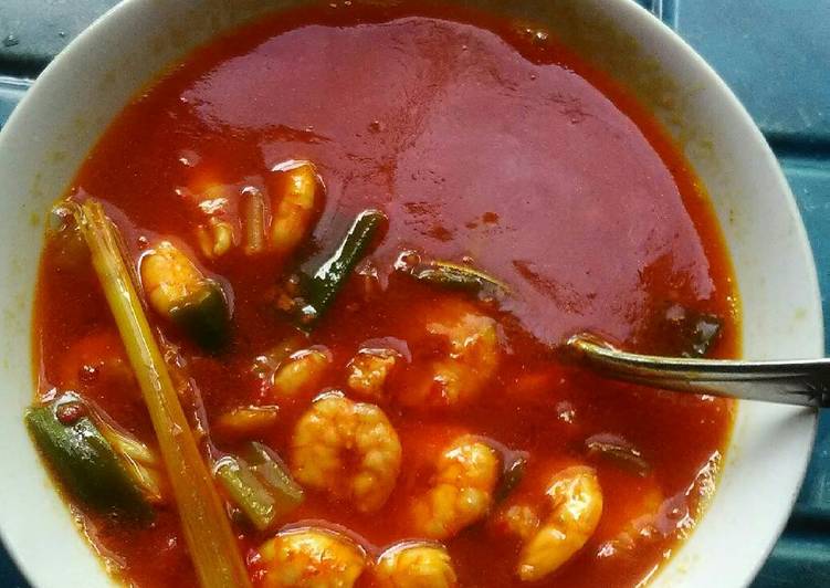Udang kupas kuah pedes