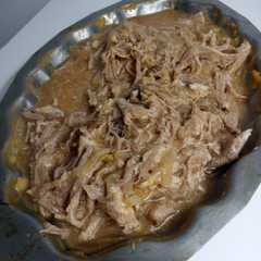 A picture of Relleno de bondiola braseada a la barbacoa.